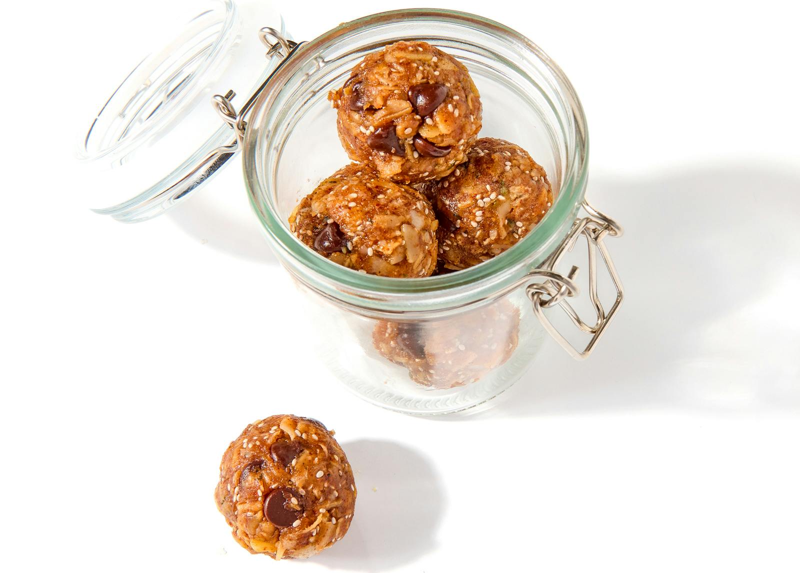 2739_Emily_Peck_Almond_Butter_Energy_Bites_04721-1